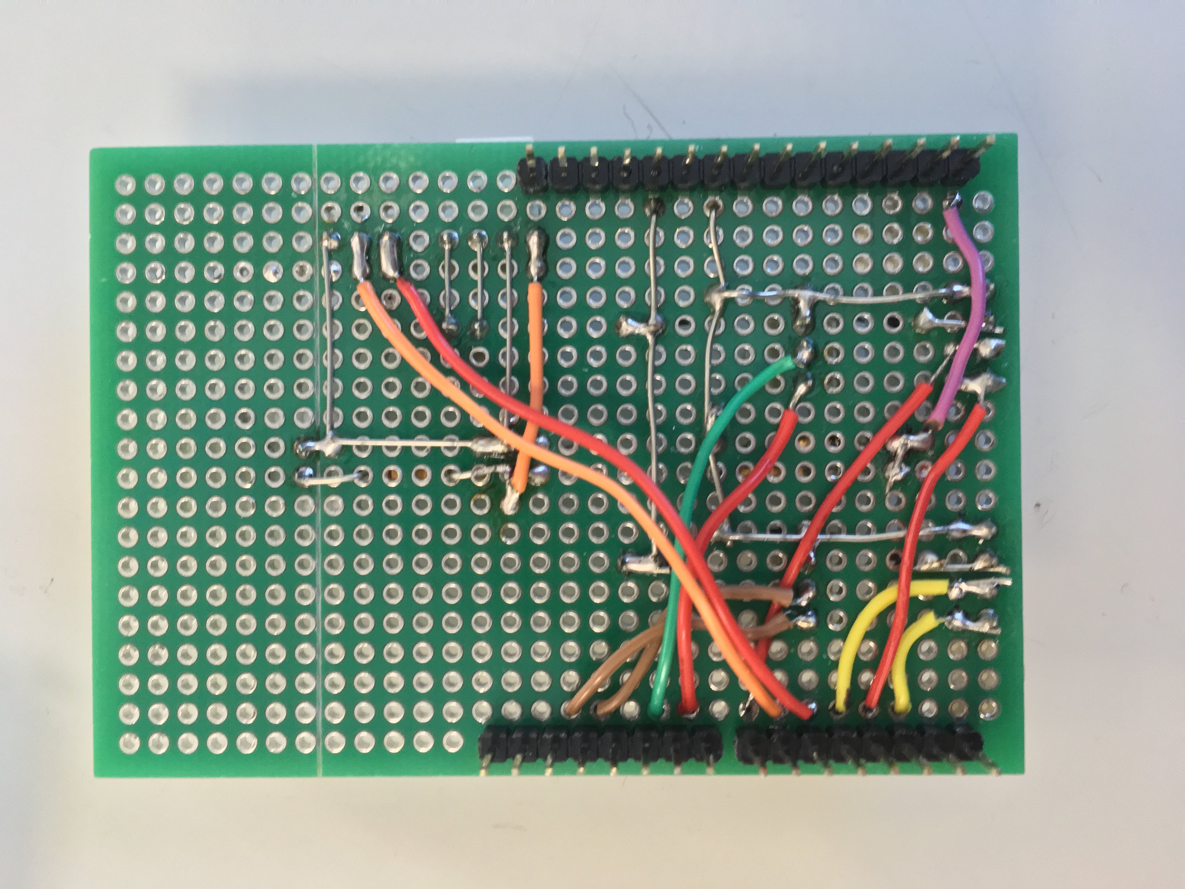 Arduino ユニバーサル基板（はんだ面）